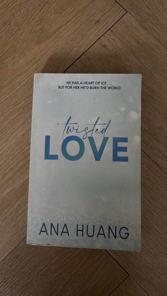 Twisted Love - Ana Huang (Engels), Ophalen of Verzenden, Zo goed als nieuw, Overige uitgevers, Engels