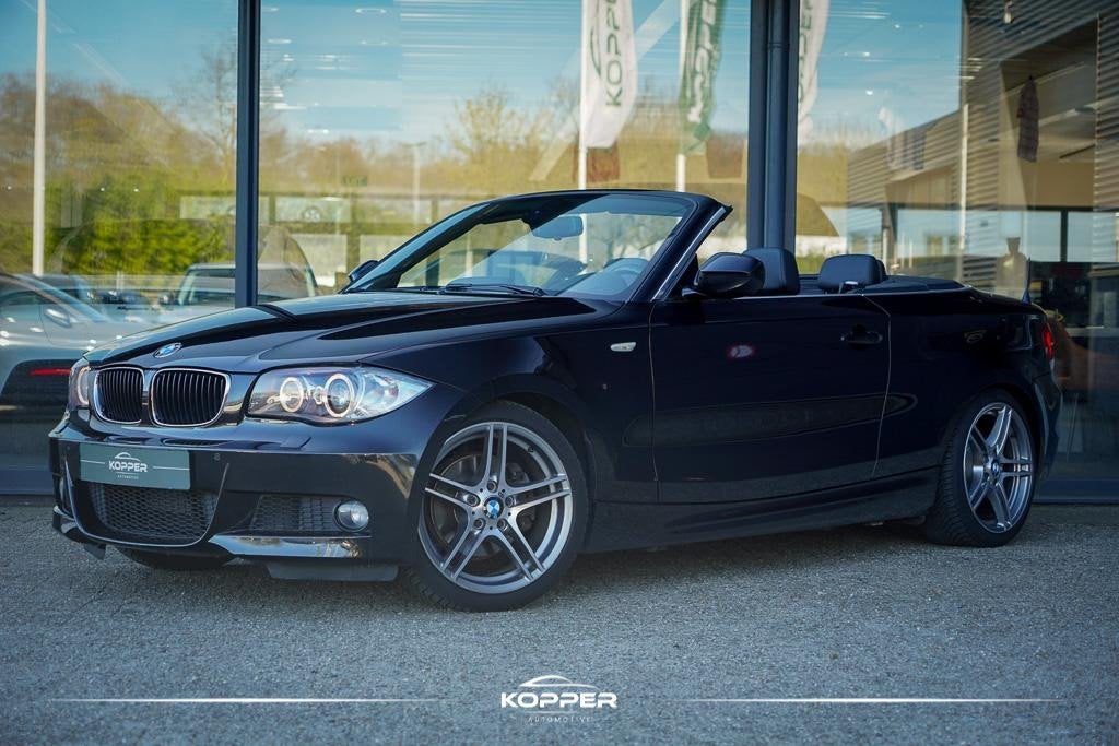 BMW 1-serie Cabrio 125i High Executive / M-Sport / Leder / A, Auto's, Euro 5, Gebruikt, Zwart, 4 stoelen