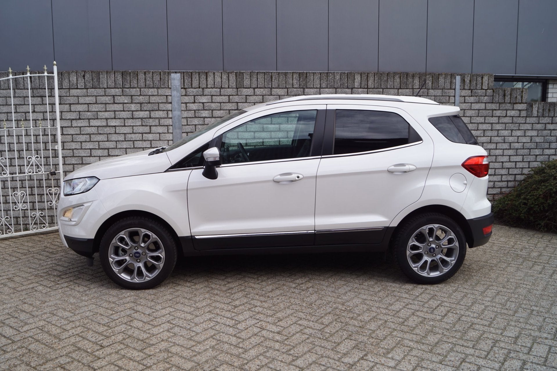 Ford EcoSport 1.0 EcoBoost Titanium Autom Navi Camera Half L, Auto's, Dealer onderhouden, 125 pk, Gebruikt, Ecosport