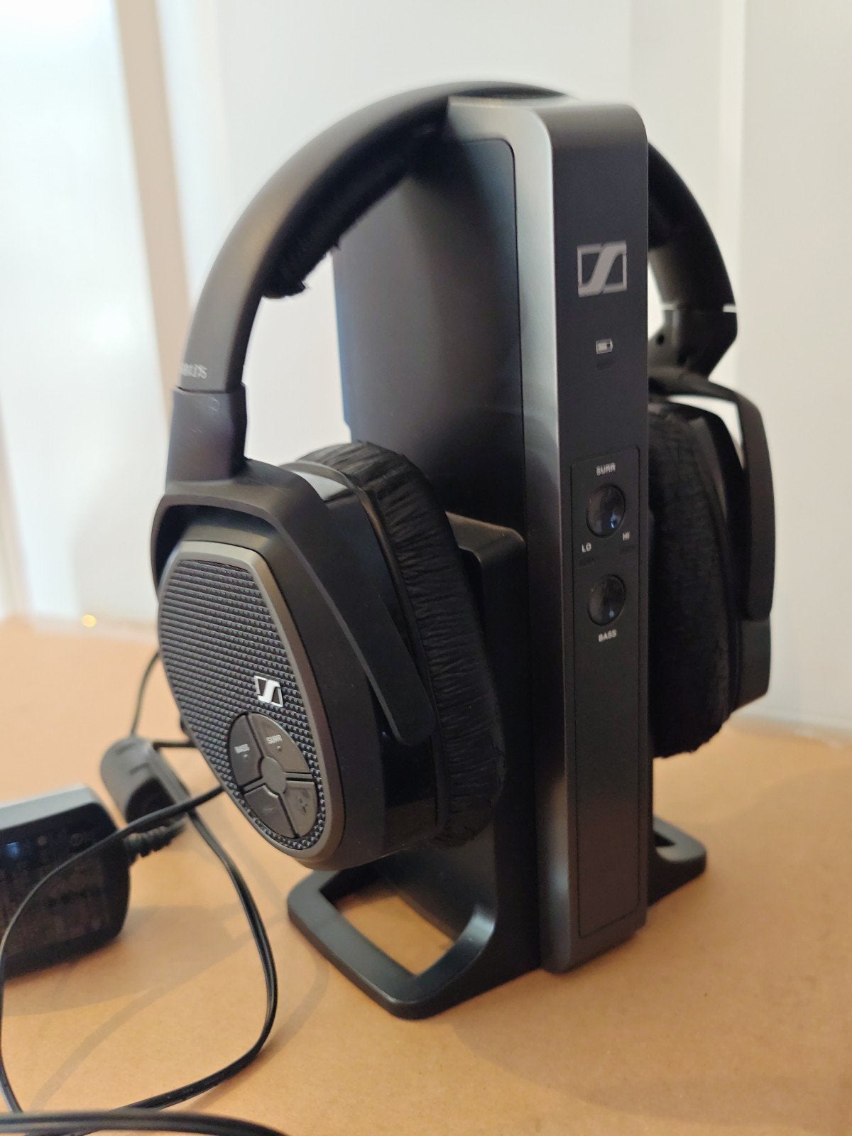Sennheiser HDR 175 Draadloze Hoofdtelefoon met Basisstation, Gebruikt, Sennheiser, Ophalen of Verzenden, Over-ear