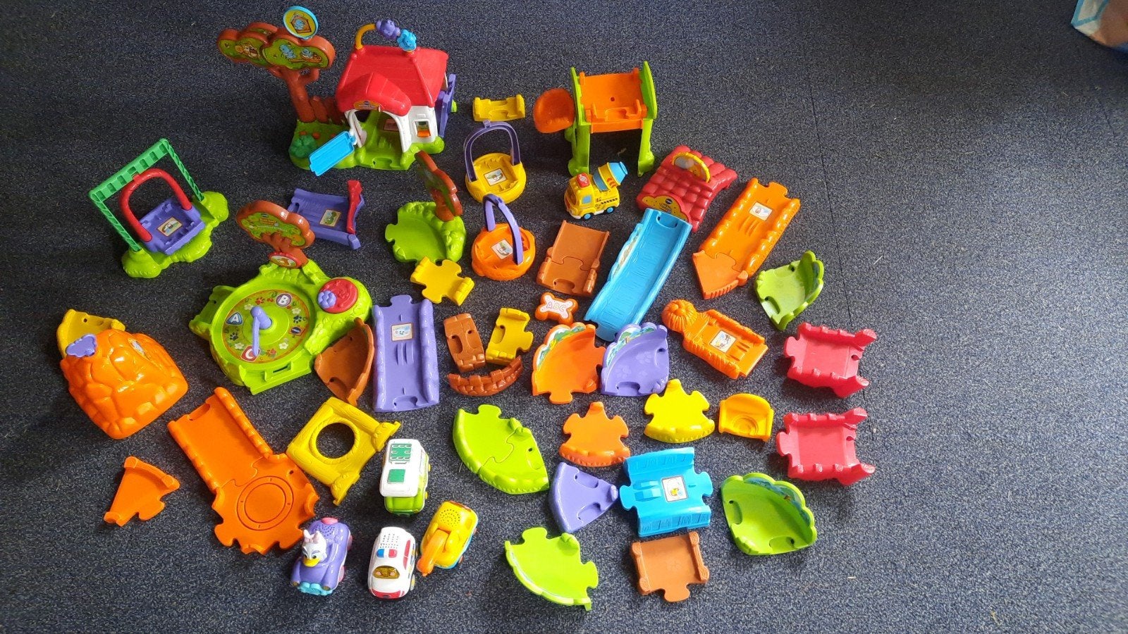 Zoef Zoef speelgoed met 5 autootjes, Ophalen of Verzenden, Zo goed als nieuw
