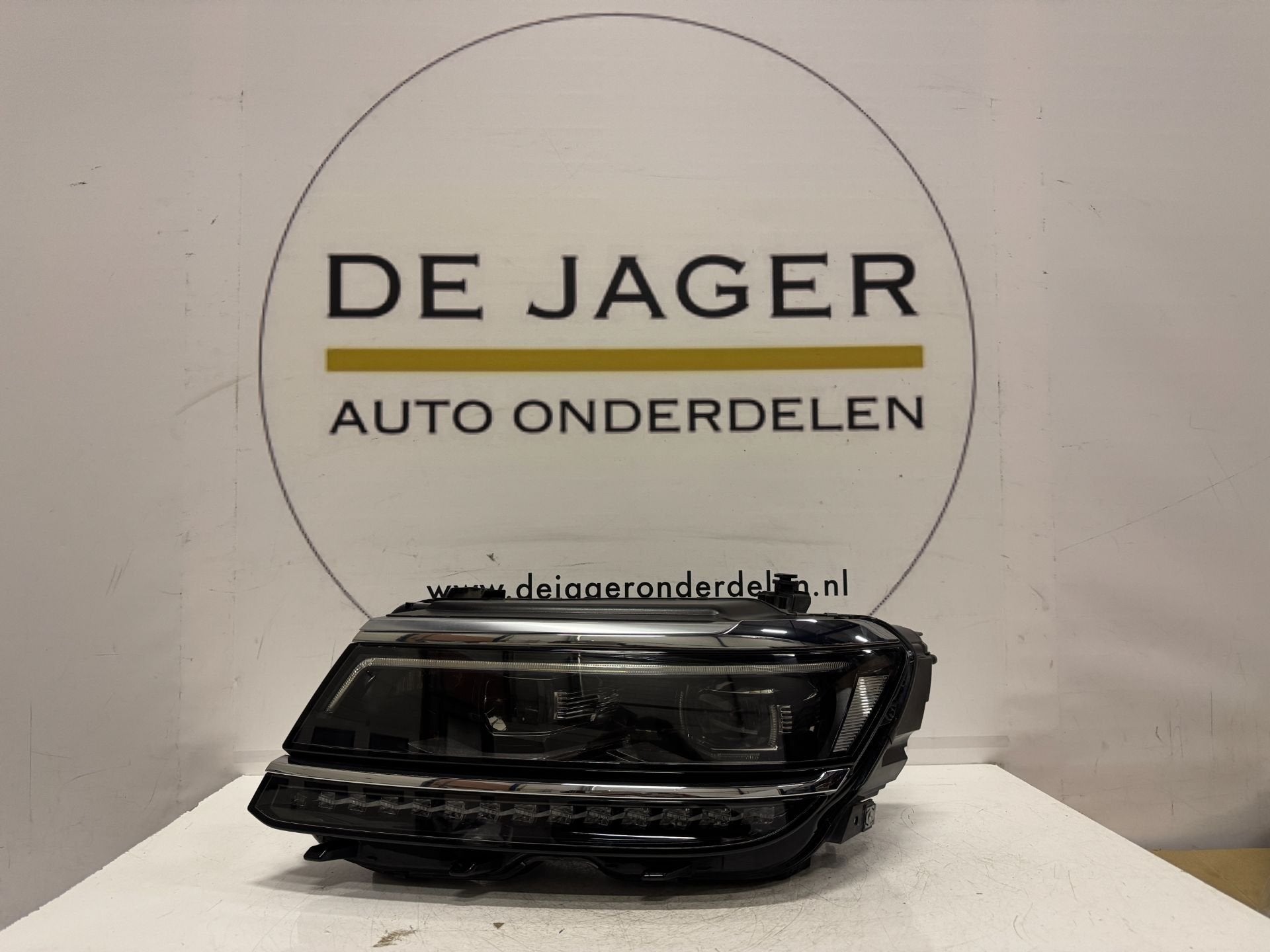VW TIGUAN VOL LED KOPLAMP LINKS 5NB941081D 2016-, Auto-onderdelen, Verlichting, Gebruikt, Volkswagen, Volkswagen AG, Berliner Ring 2
38440  Wolfsburg, DE