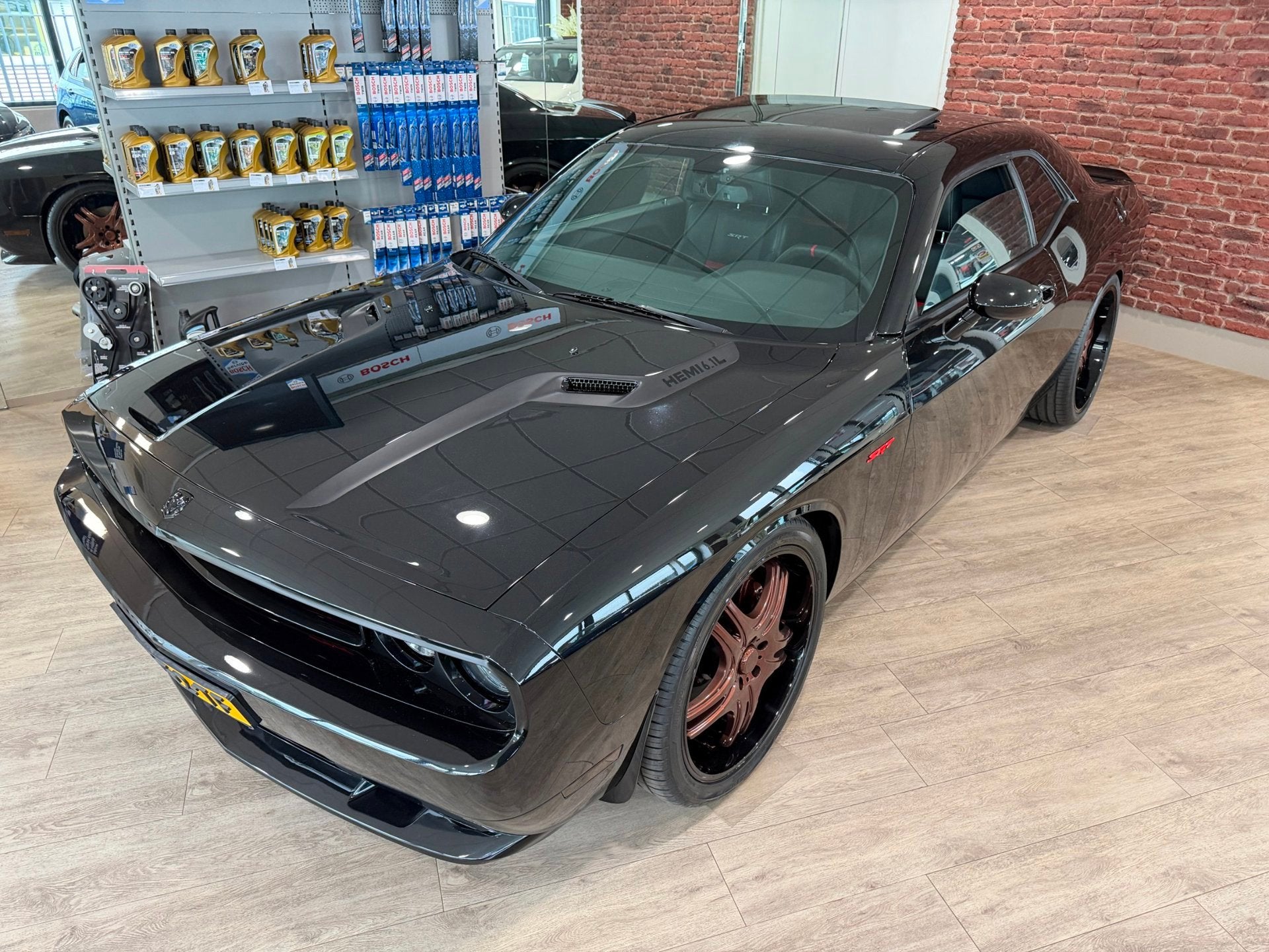 Dodge CHALLENGER SRT 8 HEMI 6.1 UNIEK! AANTOONBAAR 1e EIGENA, Auto's, Euro 5, Achterwielaandrijving, Overige carrosserieën, 4 stoelen