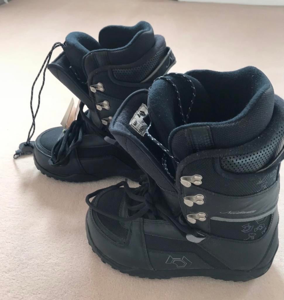 Snowboard boots - nieuw met prijskaartje, Ophalen of Verzenden, Nieuw, Schoenen