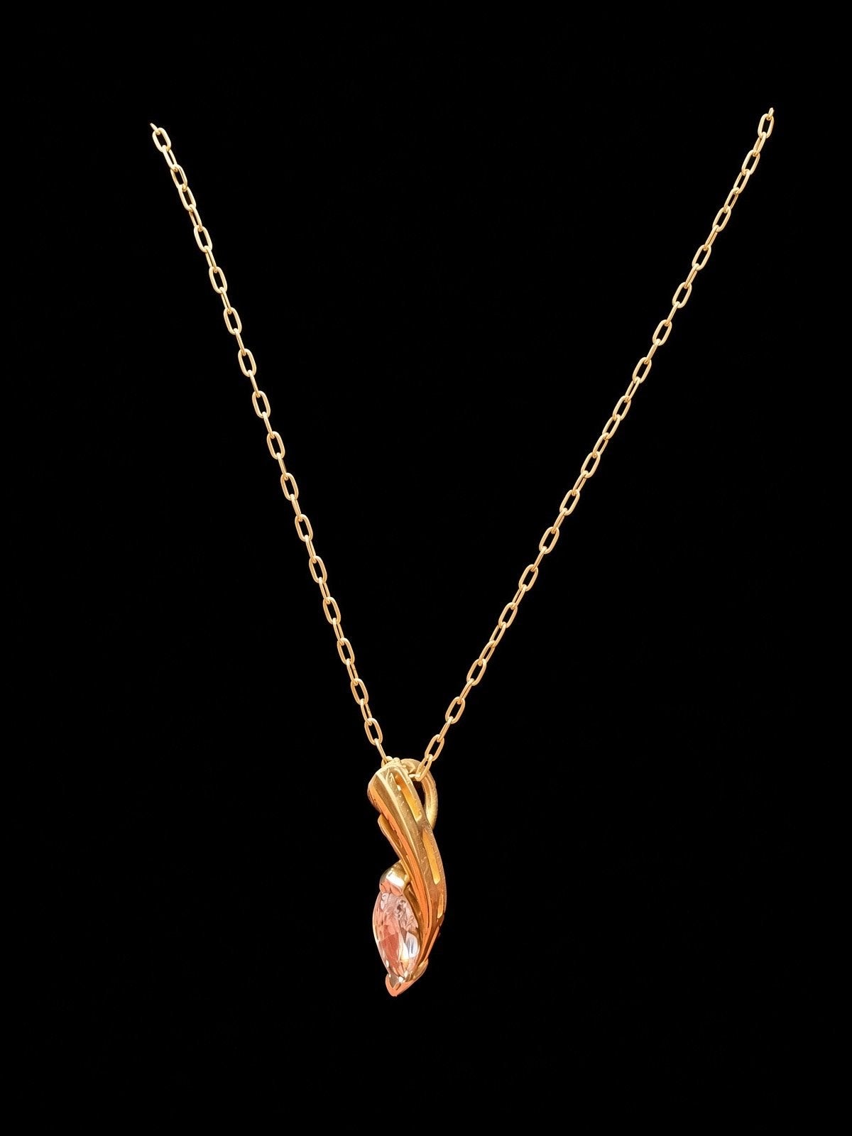 Prachtige 18k gouden ketting met witte zirkonia hanger, Ophalen of Verzenden, Gebruikt, Goud, Met hanger