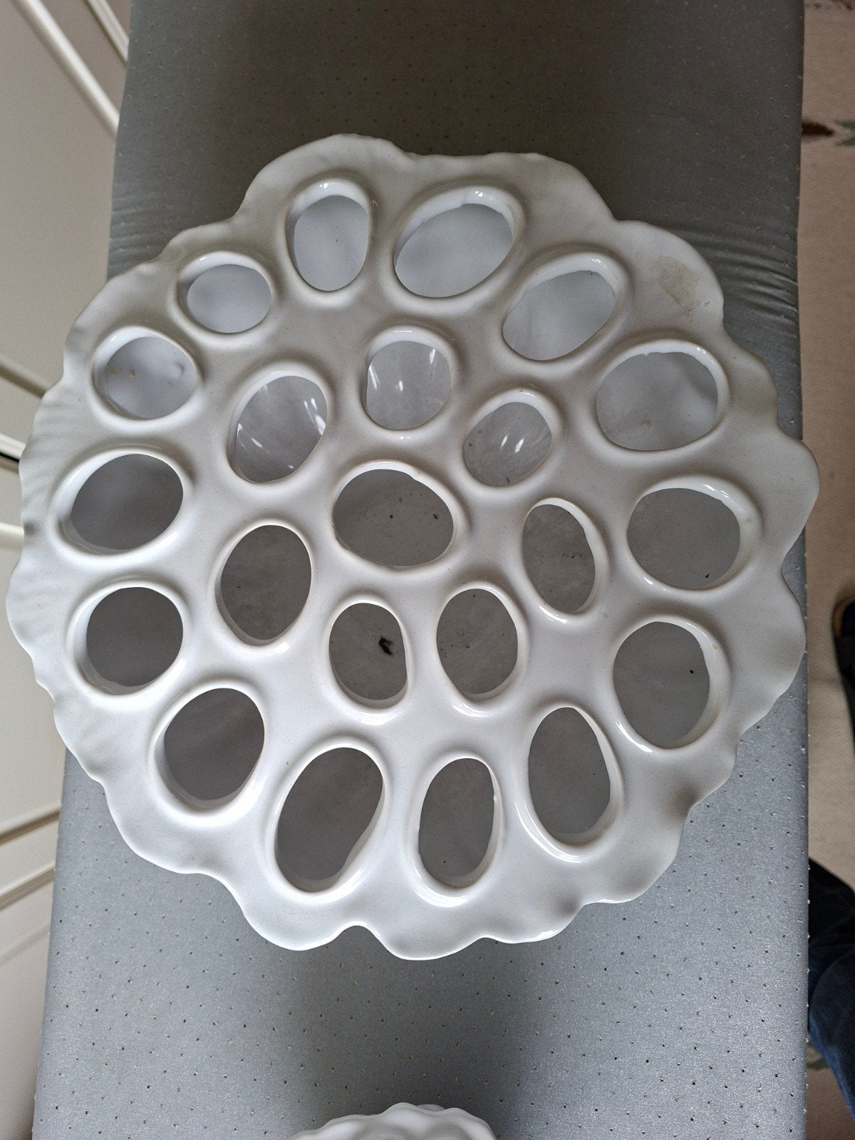 Witte Des Pots Lotusvaas, Wit, Aardewerk of Porselein, Ophalen of Verzenden, Zo goed als nieuw