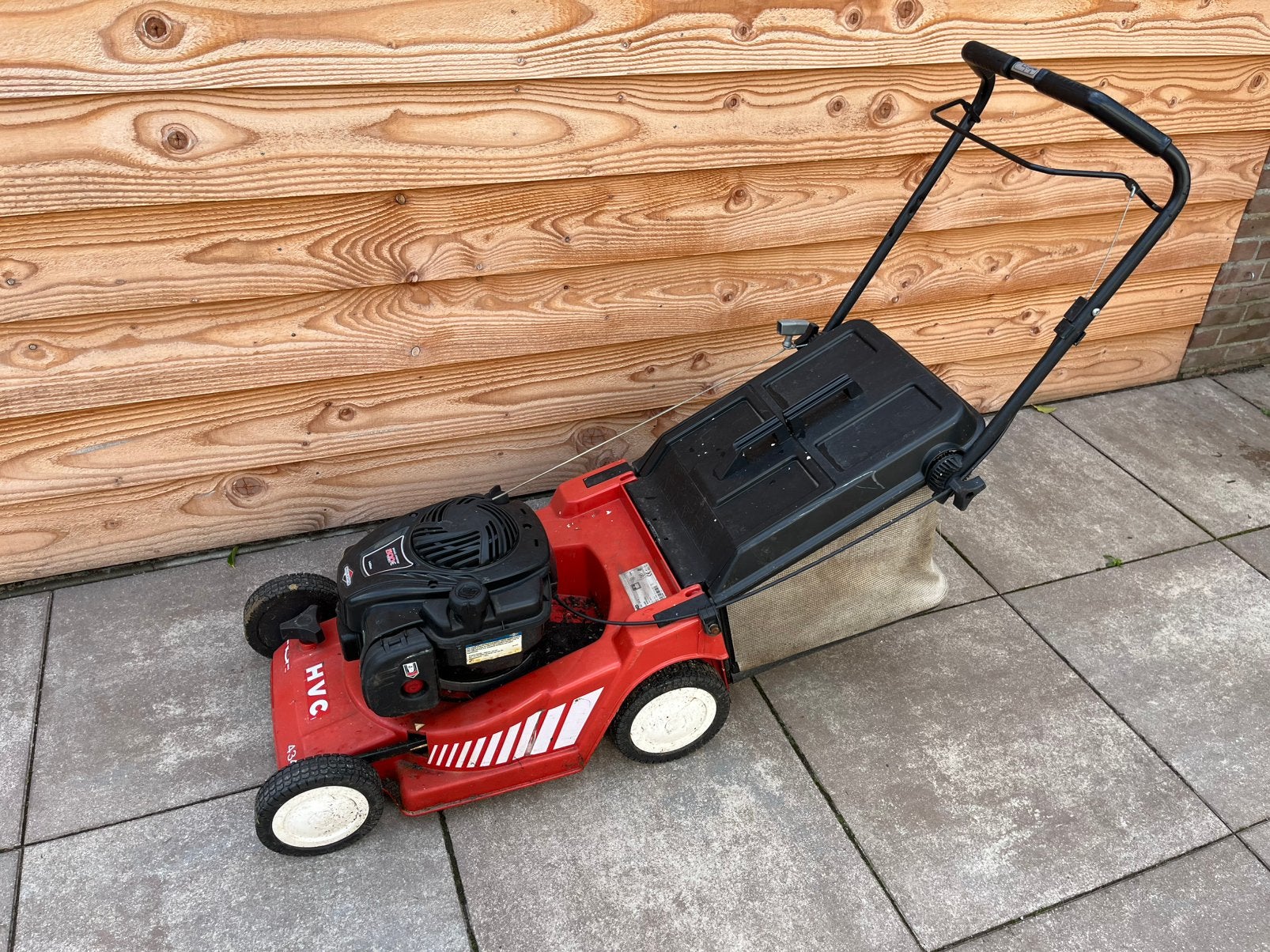 Benzine grasmaaier opknapper Briggs & Stratton HVC 434 B, Ophalen, Gebruikt, Benzine-grasmaaier