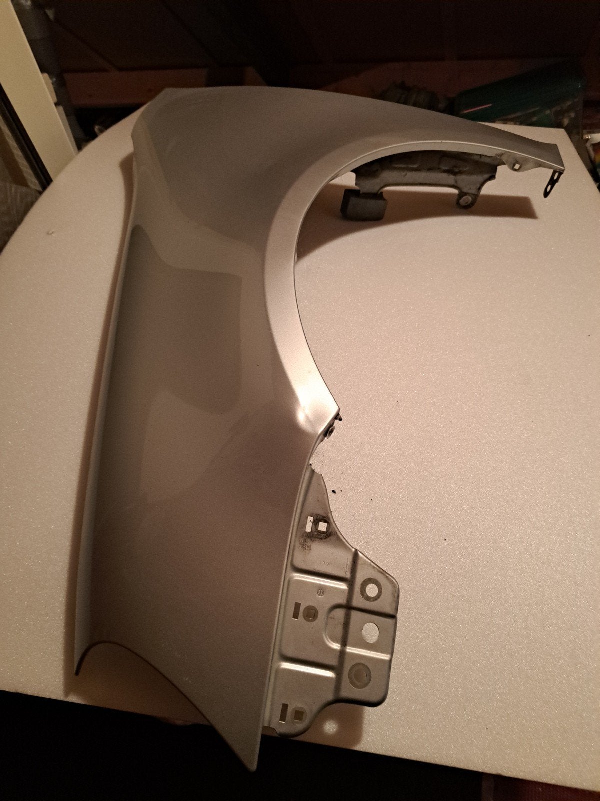 VW Golf 5 Spatbord Links Voor - Zilvergrijs (kleine deuk), Ophalen, Gebruikt, Volkswagen, Voor