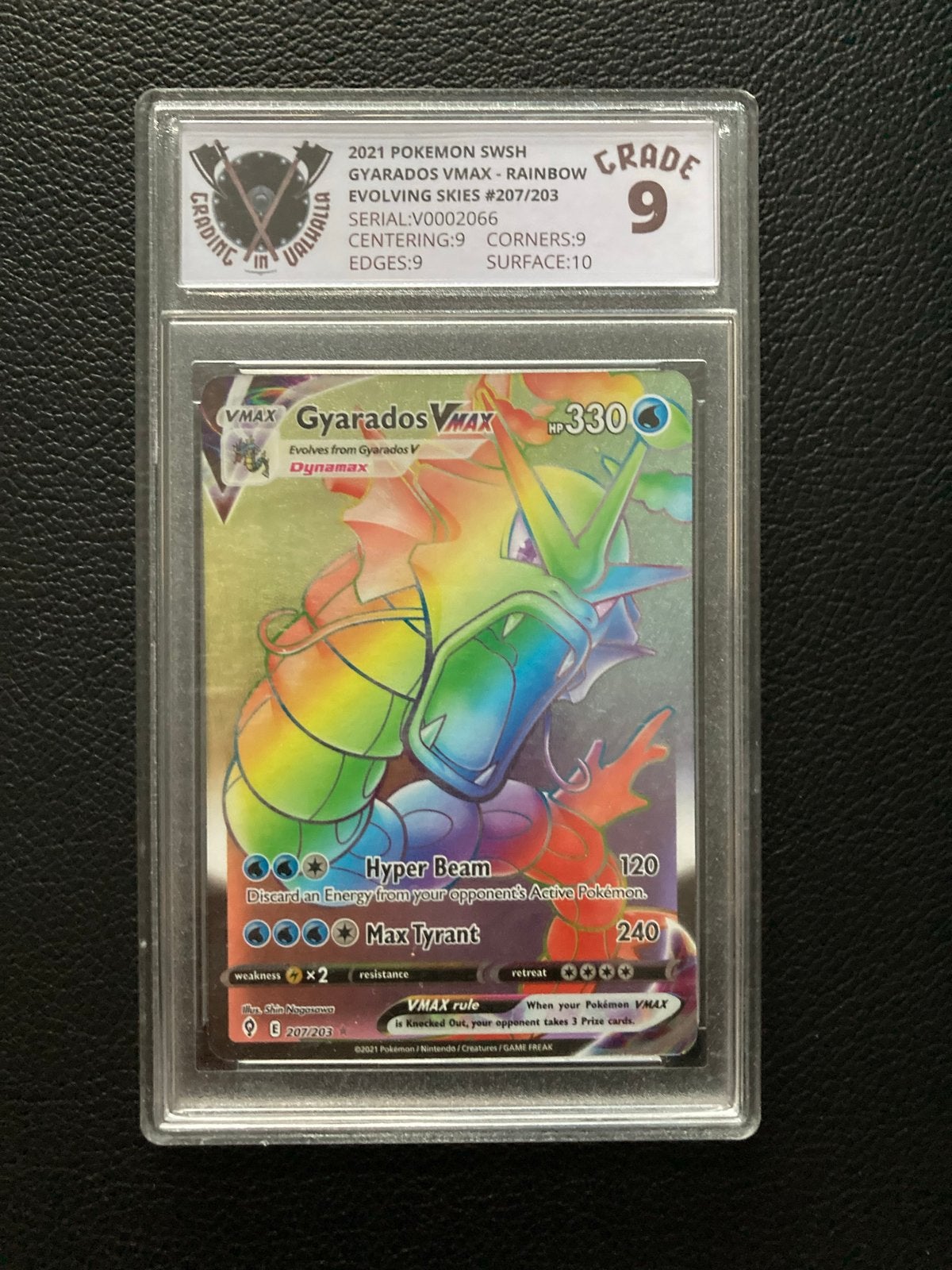 Gyarados VMAX Rainbow Evolving Skies #207/203 Grade 9, Ophalen of Verzenden, Zo goed als nieuw, Losse kaart, Foil