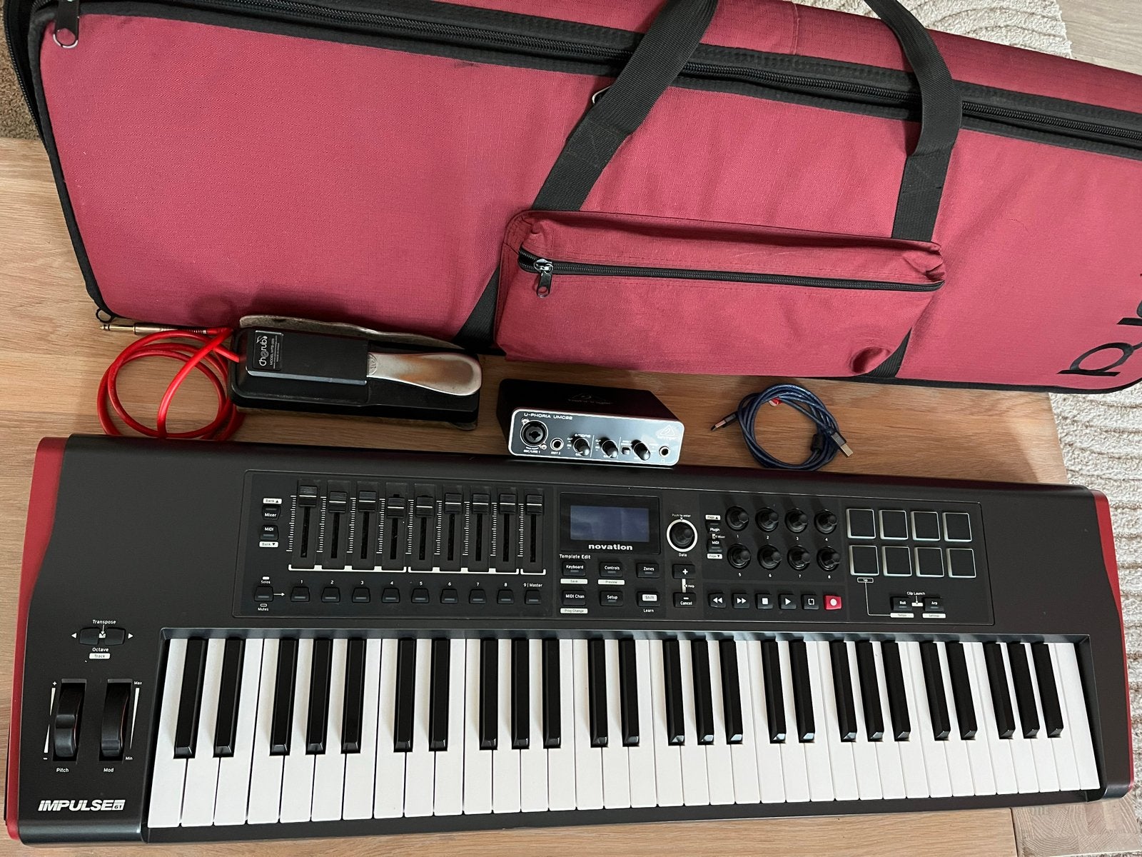 Novation Impulse 61 + Behringer UMC22 + Clavia Soft Case, 61 toetsen, Midi-aansluiting, Zo goed als nieuw, Ophalen