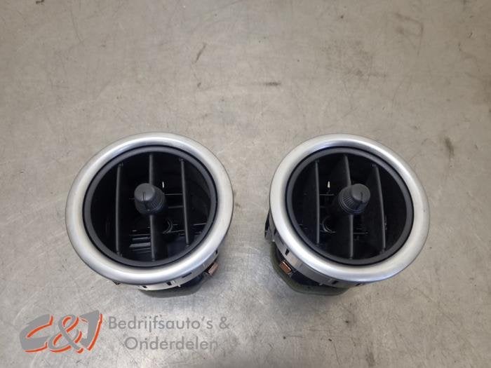Luchtrooster Dashboard van een Mercedes Vito, Gebruikt, -, Ophalen of Verzenden, -