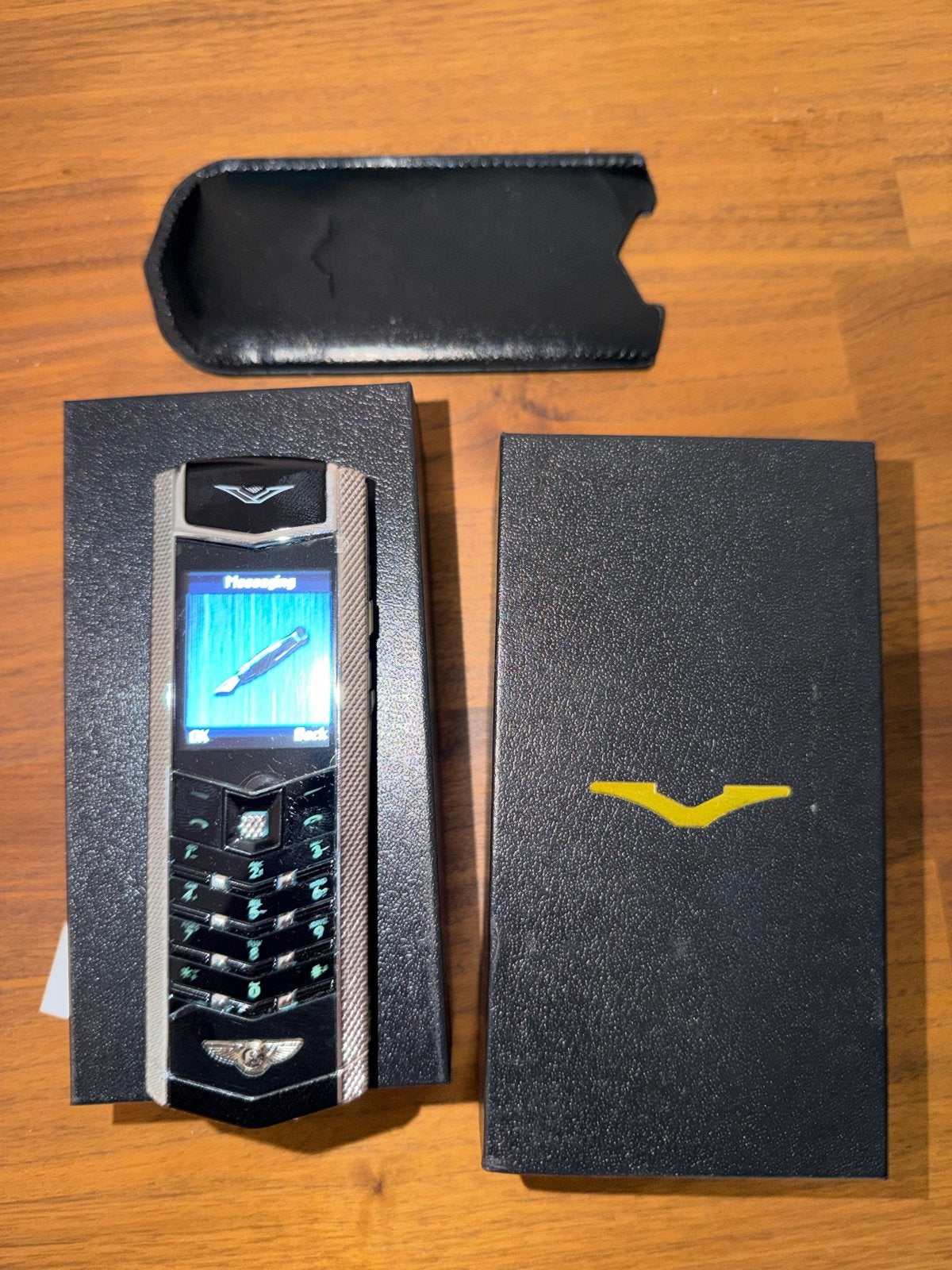 Vertu Signature S Design Luxe bently, Geen camera, Ophalen of Verzenden, Zo goed als nieuw, Klassiek of Candybar