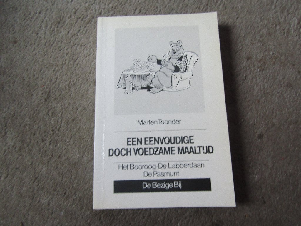 Boek: een eenvoudige doch voedzame maaltijd - Olie .B Bommel, Gelezen, Marten Toonder, Eén stripboek, Ophalen of Verzenden