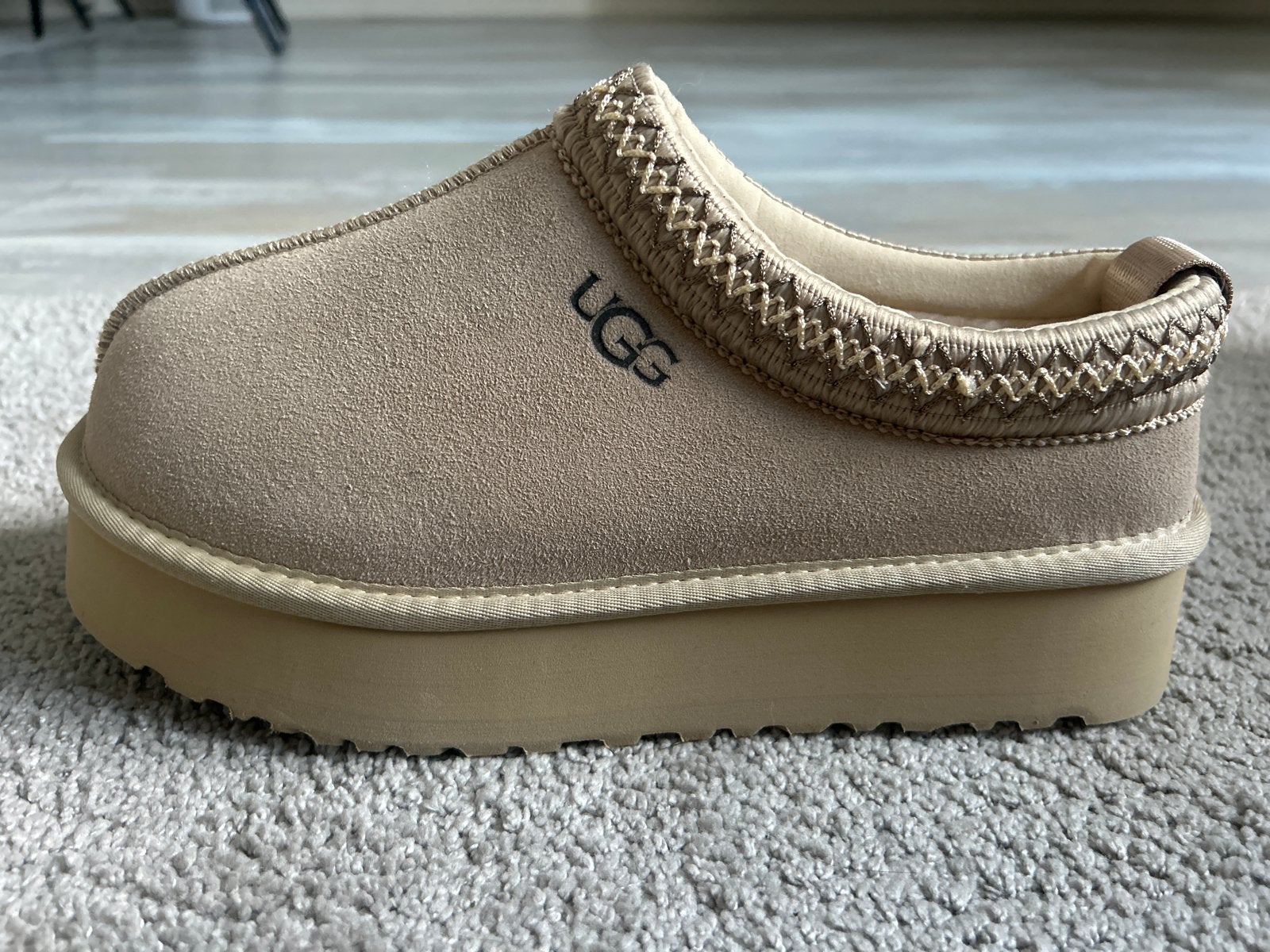 Ugg Tazz pantoffels - nieuw, Ophalen of Verzenden, Zo goed als nieuw, Beige, Pantoffels of Sloffen
