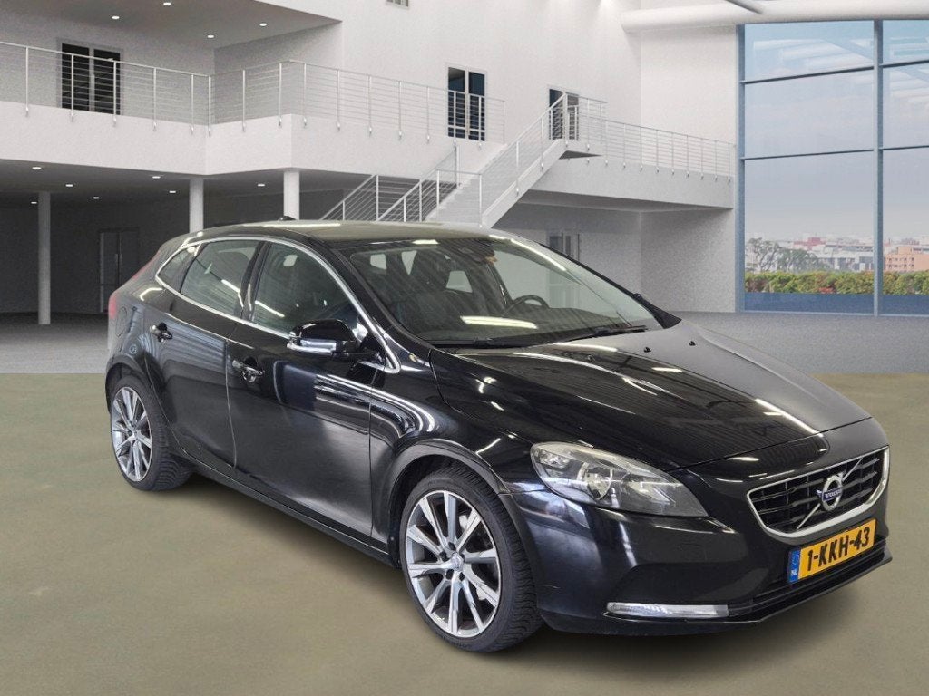 Volvo V40 1.6 T3 Momentum AIRCO CRUISE NAVI PDC TREKHAAK, Auto's, Voorwielaandrijving, Gebruikt, 4 cilinders, 150 pk