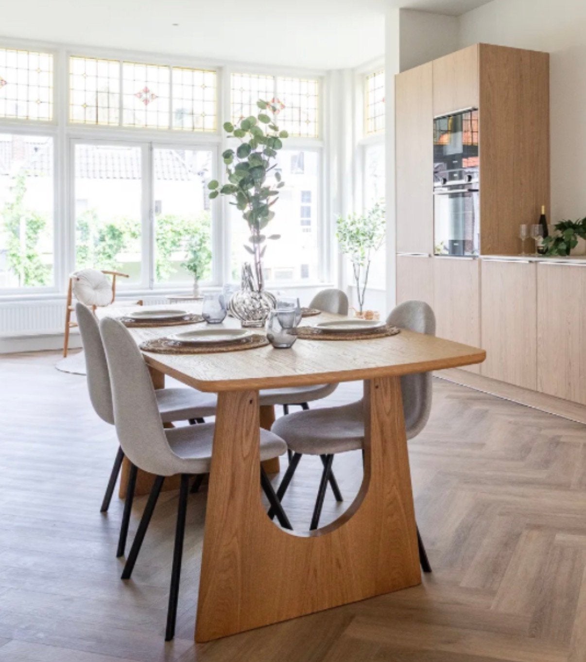 Kwantum eettafel, Ophalen, 50 tot 100 cm, Zo goed als nieuw, 150 tot 200 cm