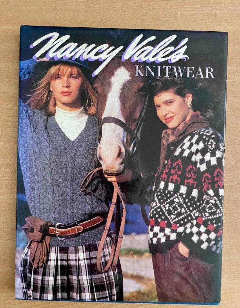 Nancy Vale’s Knitwear – vintage breiboek uit 1987, Ophalen of Verzenden, Zo goed als nieuw, Breien, Patroon of Boek