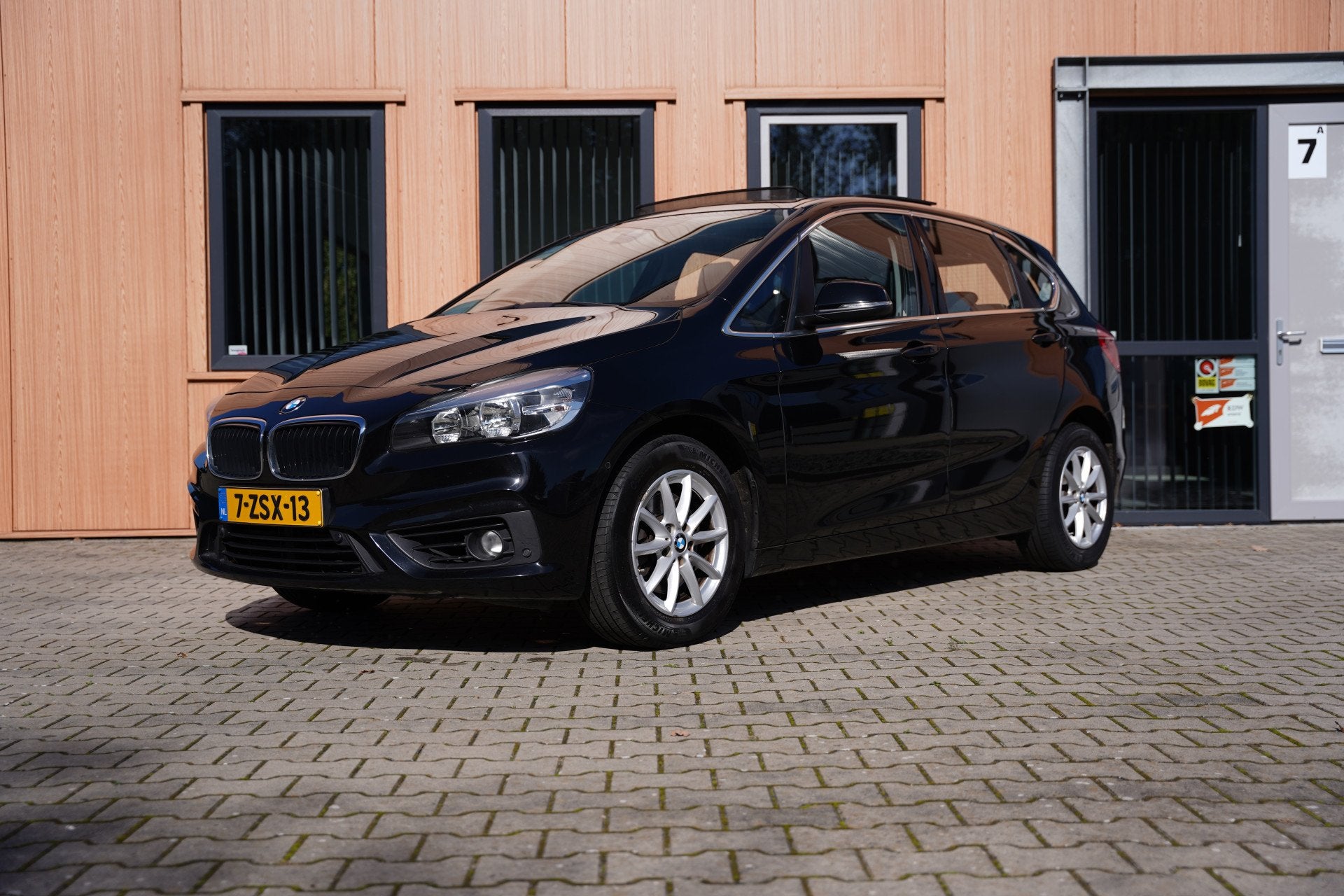 BMW 2 Serie Active Tourer 218i Executive | Pano | Head-Up |, Gebruikt, Euro 6, Zwart, Origineel Nederlands