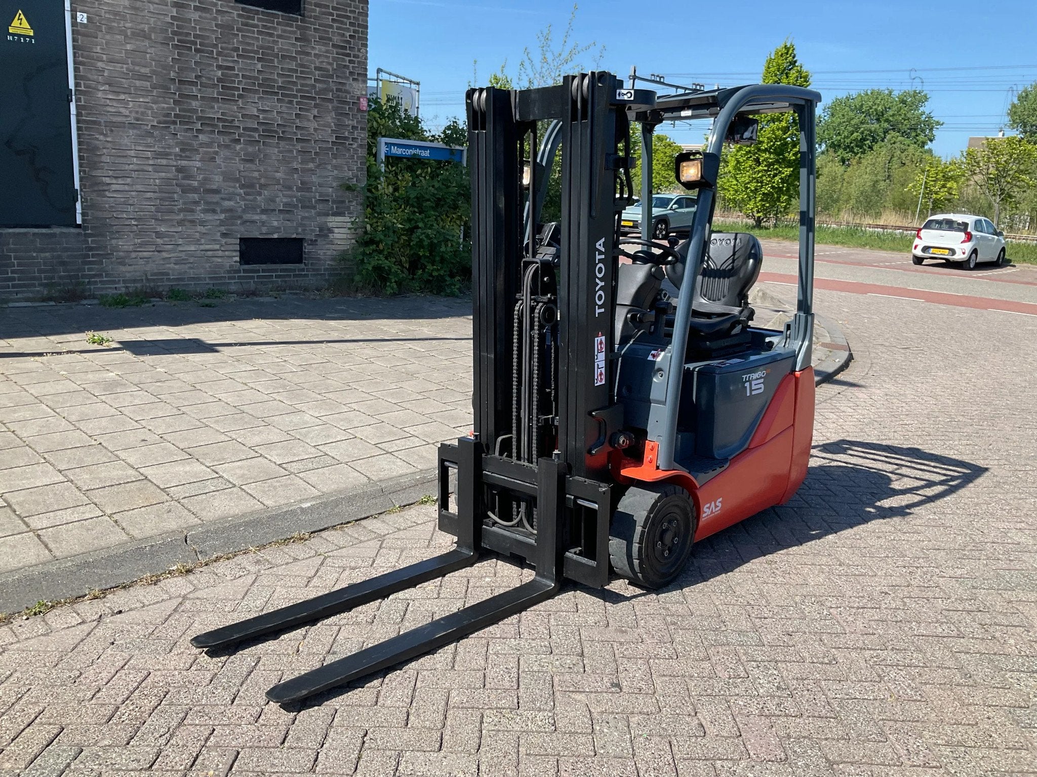 Toyota 8FBET15 1500KG 4.30METER HEFTRUCK (bj 2015), Zakelijke goederen, Machines en Bouw | Heftrucks en Intern transport, Heftruck