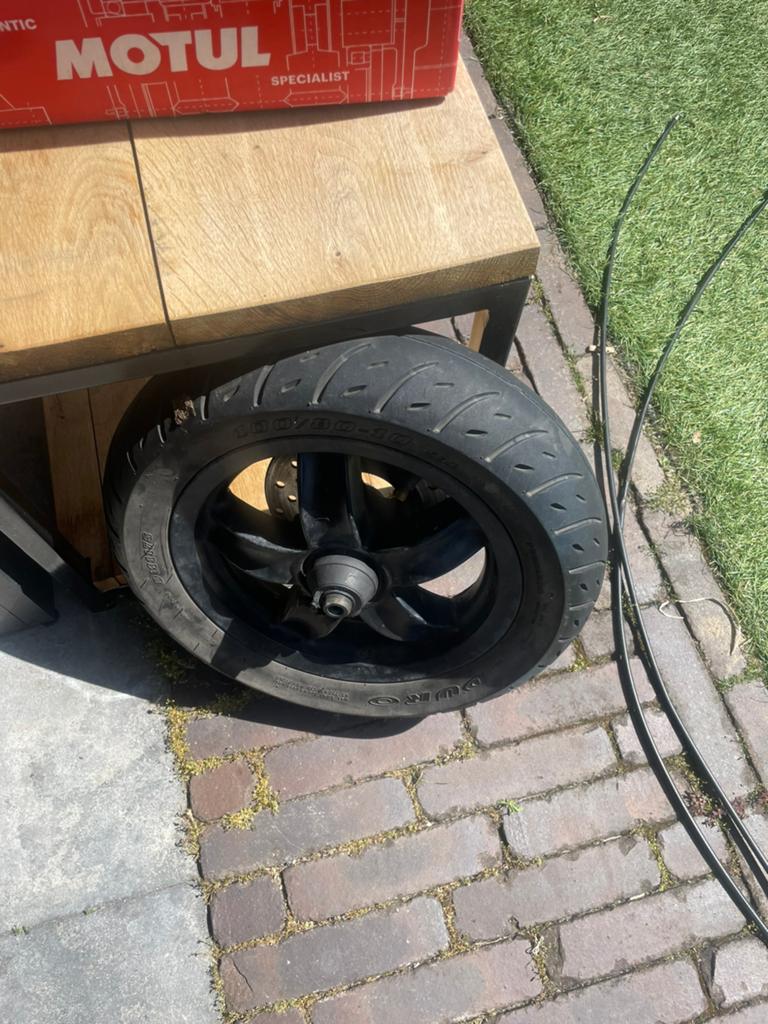 Zip voorvelg + band, Ophalen of Verzenden, Zo goed als nieuw