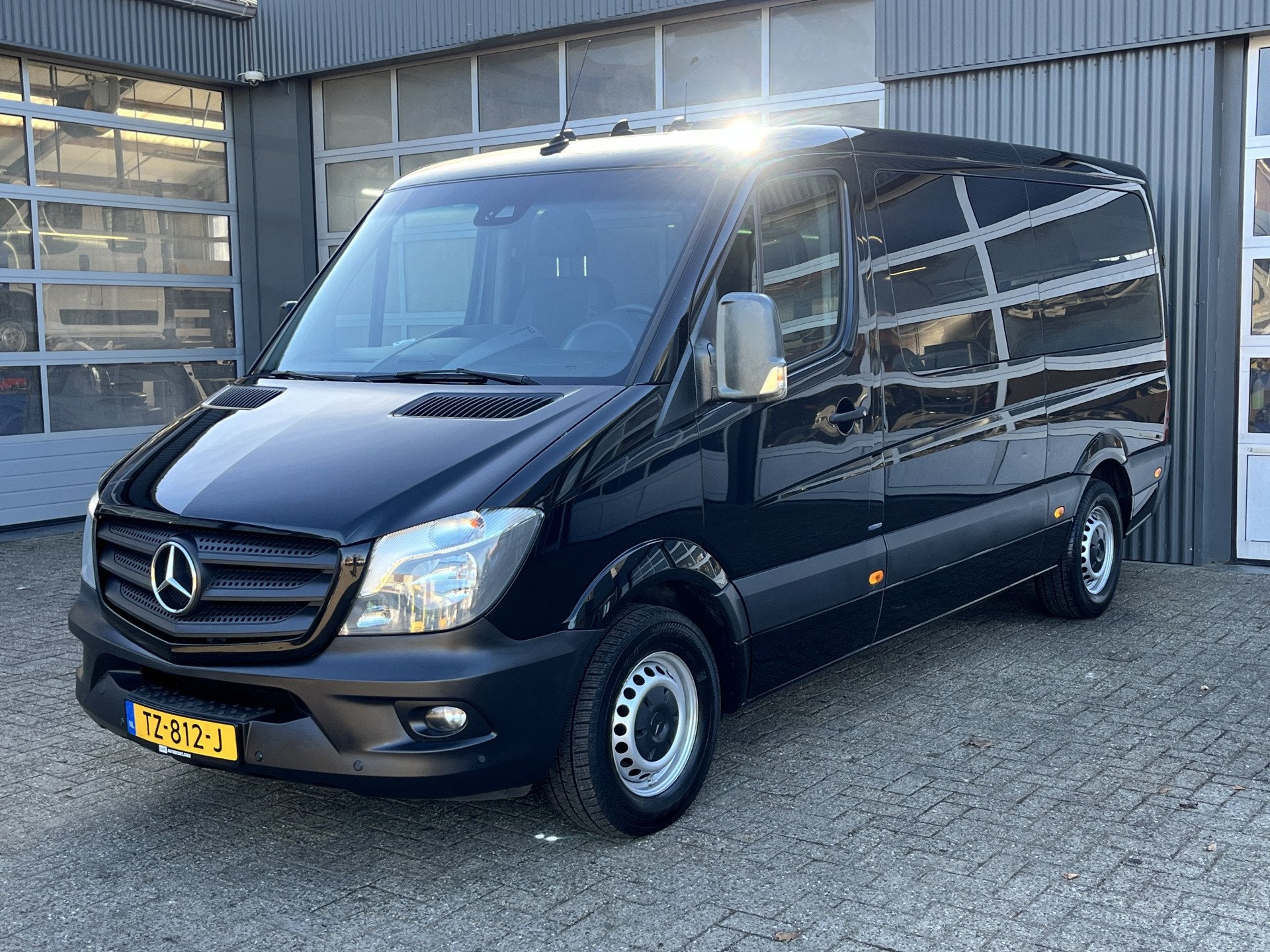 Mercedes-Benz Sprinter 316 CDI 8 Persoons Airco Cruise contr, Auto's, Automaat, Gebruikt, 2000 kg, Zwart