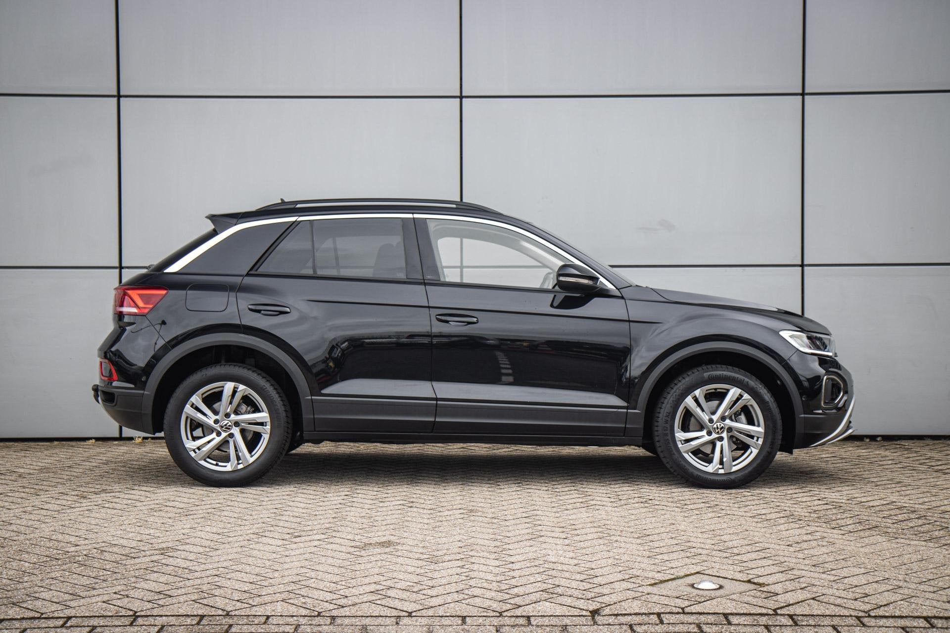 Volkswagen T-Roc 1.0 TSI 110pk Life | Trekhaak Afneembare |, Auto's, Volkswagen, Voorwielaandrijving, 12 maanden, Stof, Gebruikt