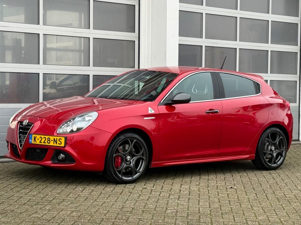 Alfa romeo GIULIETTA 1.7 TBI 241Pk Quadrifoglio Verde Aut. X, Auto's, 15 km/l, Gebruikt, 4 cilinders, Bedrijf