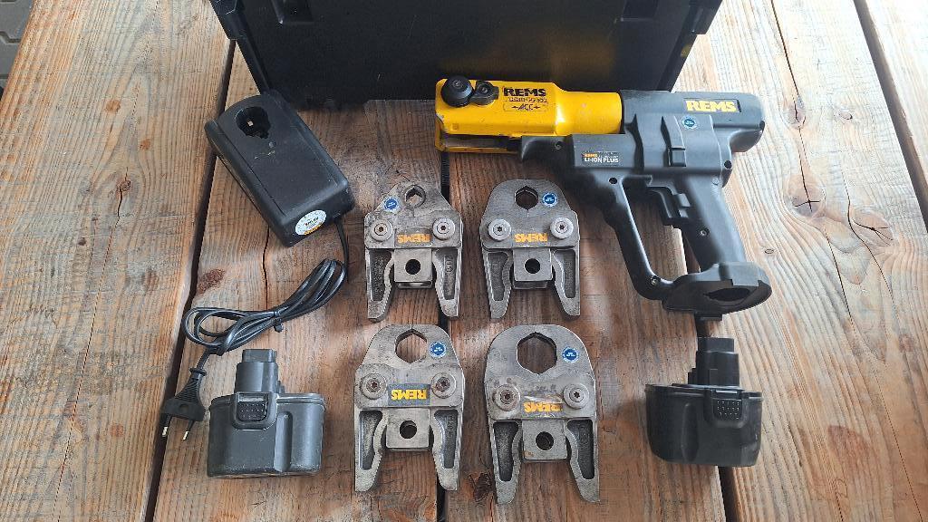 Rems Akku-press ACC Accu perstang persmachine. M-bekken., Auto diversen, Autogereedschap, ., Ophalen of Verzenden, Zo goed als nieuw