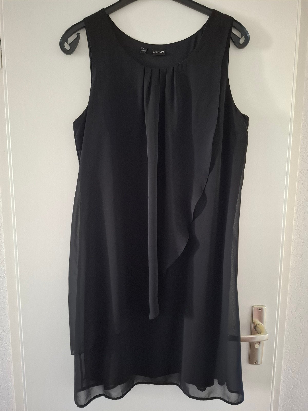 mooie feestjurk mast 42/44, Kleding | Dames, Ophalen of Verzenden, Zo goed als nieuw, Onder de knie