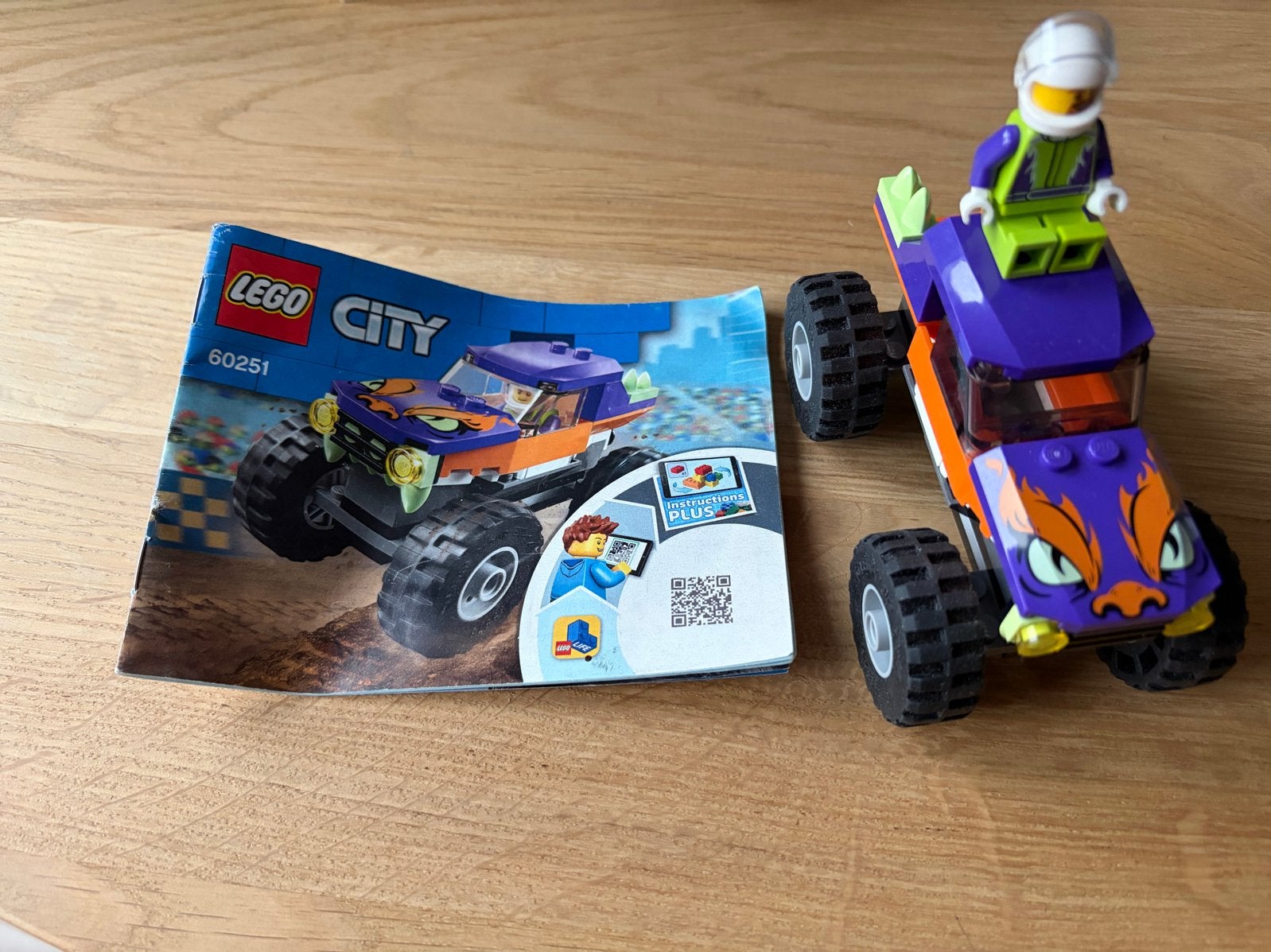 Lego City Monstertruck 60251 met handleiding, Ophalen of Verzenden, Zo goed als nieuw, Overige merken