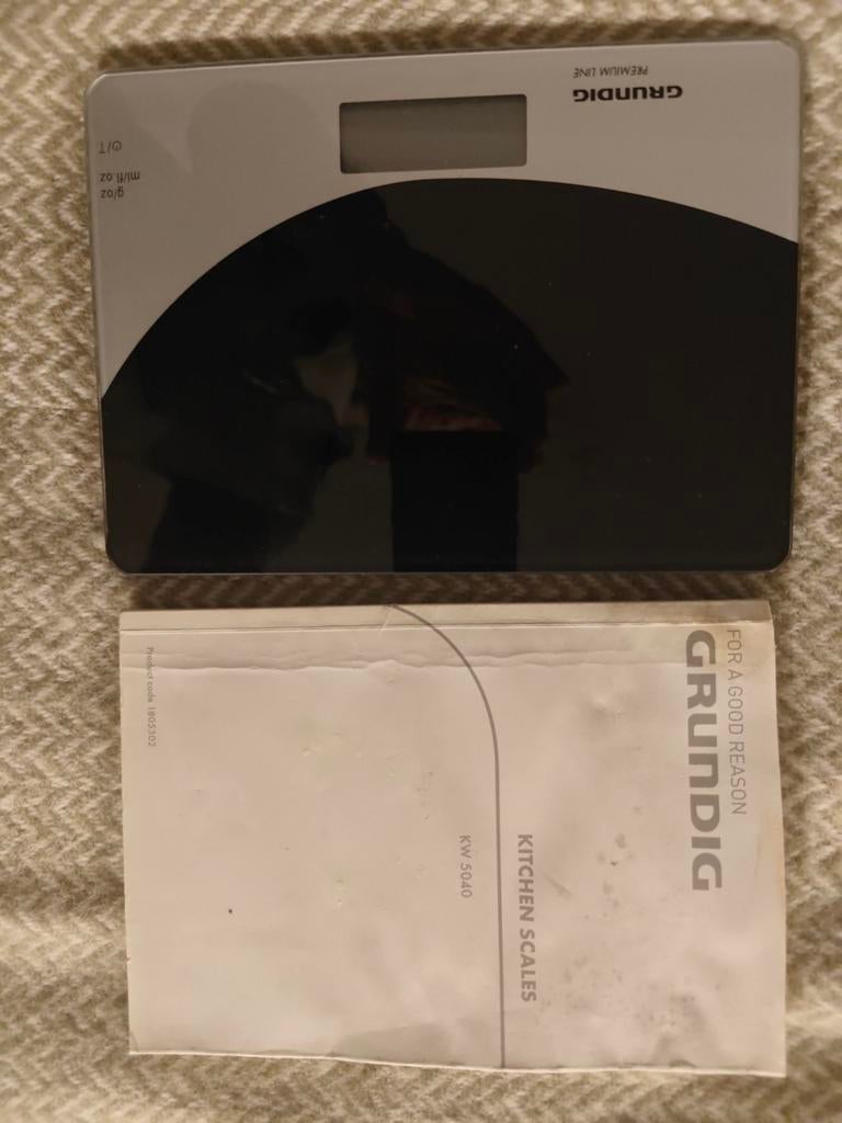 Grundig Premium Line Keukenweegschaal KW 5040, Witgoed en Apparatuur, Keukenweegschaal, Ophalen of Verzenden, Digitaal, Fijner dan 1 gram