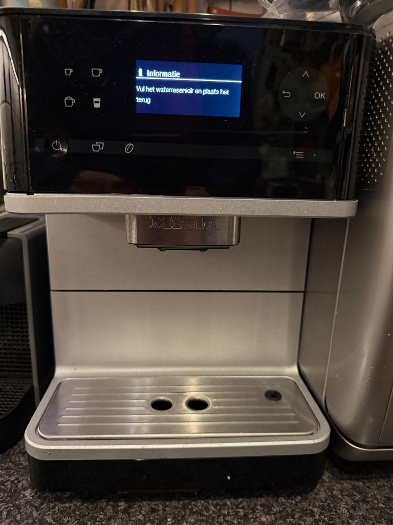 Koffiezetapparaat Miele CM 6100, Witgoed en Apparatuur, Ophalen, Koffiemachine