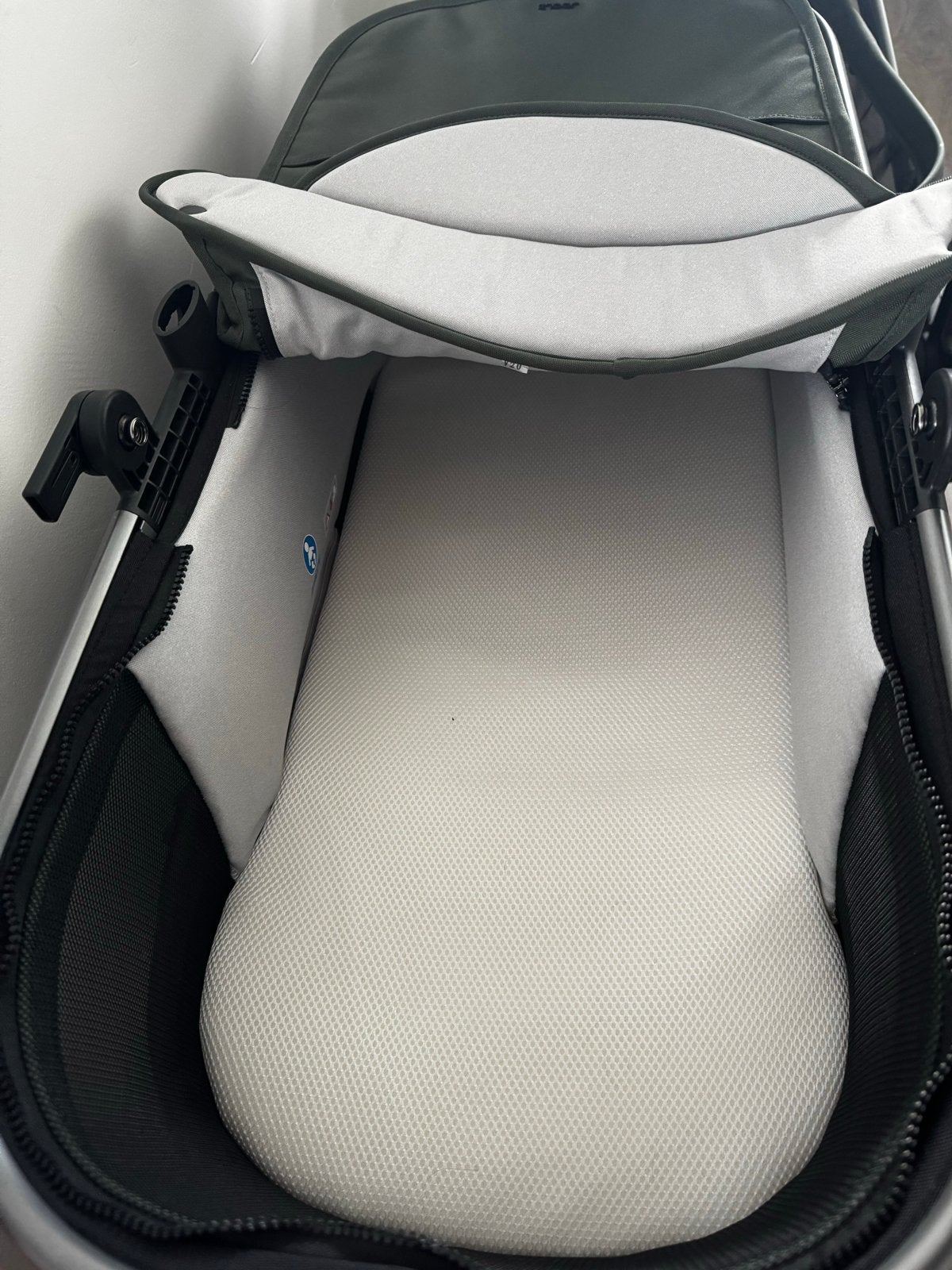 Joolz Geo3 reiswieg in groen – zo goed als nieuw, Ophalen of Verzenden, Zo goed als nieuw, Met reiswieg, Kinderwagen