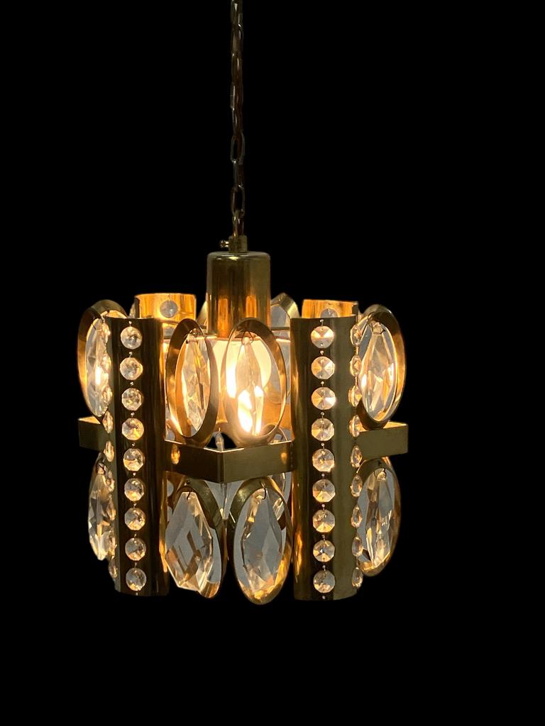 Palwa MCM Kroonluchter 60s Goudkleurig Messing Kristal, Huis en Inrichting, Lampen | Hanglampen, Gebruikt, MCM vintage design Scandinavisch