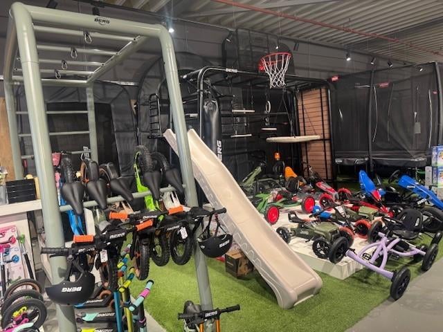 Berg Playbase speeltoestel schommel voetbaldoel showroom, Ophalen of Verzenden, Nieuw