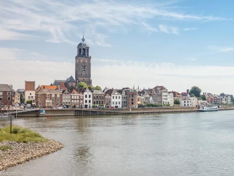 Gezin zoekt ruime woning (4 slpk) in omgeving Deventer, Huizen en Kamers