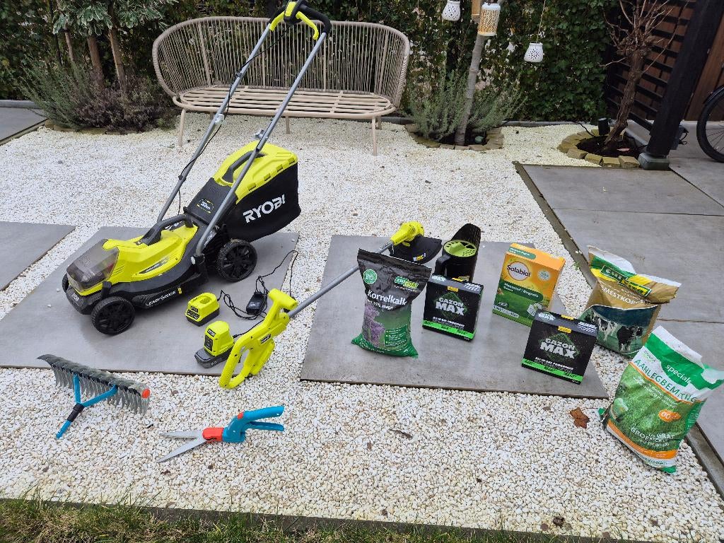 Grasmaaier- Grastrimmer + pakket, Ophalen, Gebruikt, 30 t/m 39 cm, Accu-grasmaaier