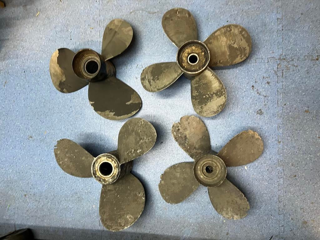 4 propellors  / schroeven Volvo Penta, Watersport en Boten, Bootonderdelen, Ophalen, Gebruikt, Motor en Techniek, Motorboot