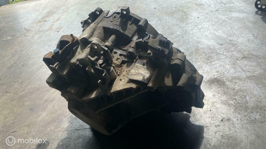 5-versnellingsbak Volvo V70 II ('00-'08), Ophalen, Gebruikt