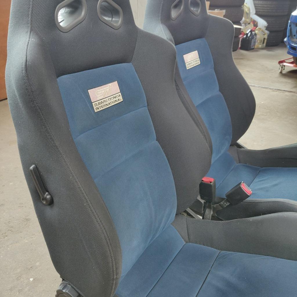 Subaru Impreza STI coupe stoelen *neerklapbaar*, Auto-onderdelen, Ophalen of Verzenden, Gebruikt, Subaru