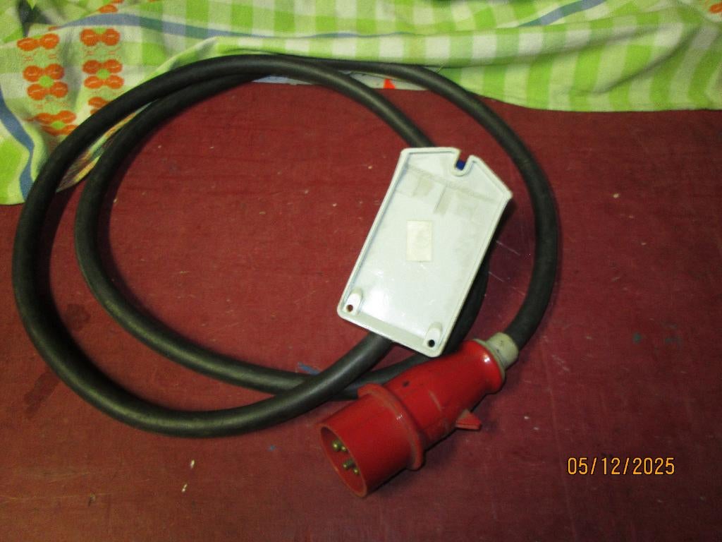 Te koop: Verloopkabel 16 amp 380 volt., Doe-het-zelf en Verbouw, Elektra en Kabels, Ophalen of Verzenden, Gebruikt, Overige typen