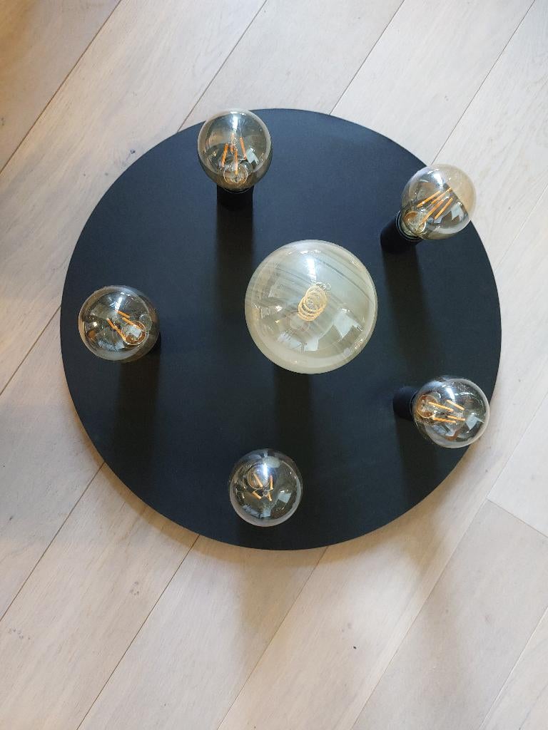 Moderne zwarte plafondlamp met de halogeen lampen., Huis en Inrichting, Lampen | Plafondlampen, Ophalen, Zo goed als nieuw, Metaal