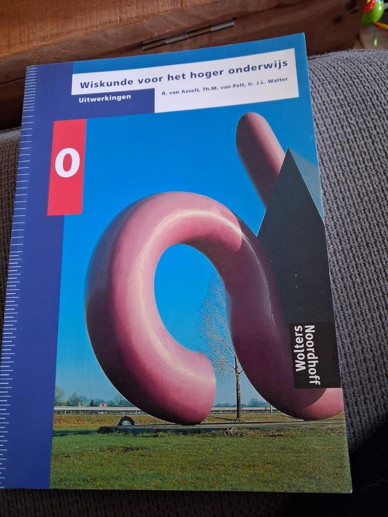 Uitwerkingen 2, Ophalen of Verzenden, Zo goed als nieuw, Overige niveaus, Nederlands