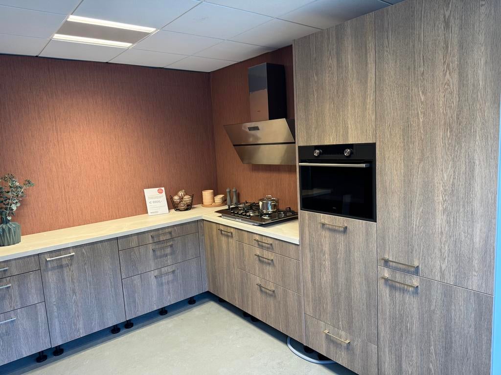 Houtlook hoekkeuken met Atag, Ophalen, Overige kleuren, Hoekkeuken, Nieuw