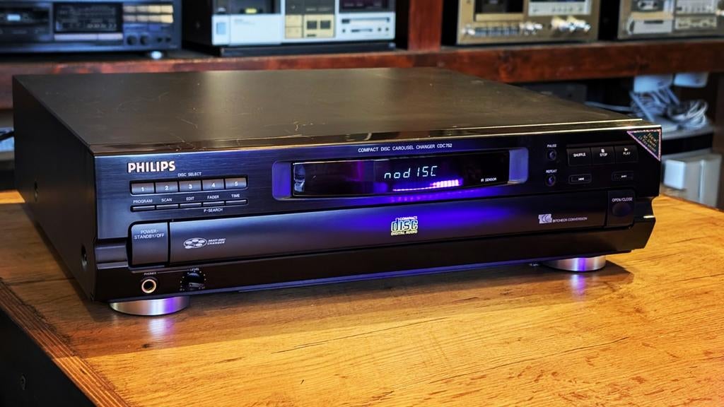 PHILIPS CDC752 • WISSELAAR • GEREVISEERD • GARANTIE, Rick's Audio De Kempen 18 6021PZ Budel +31 (0)495 785698info@ricks-audio.com