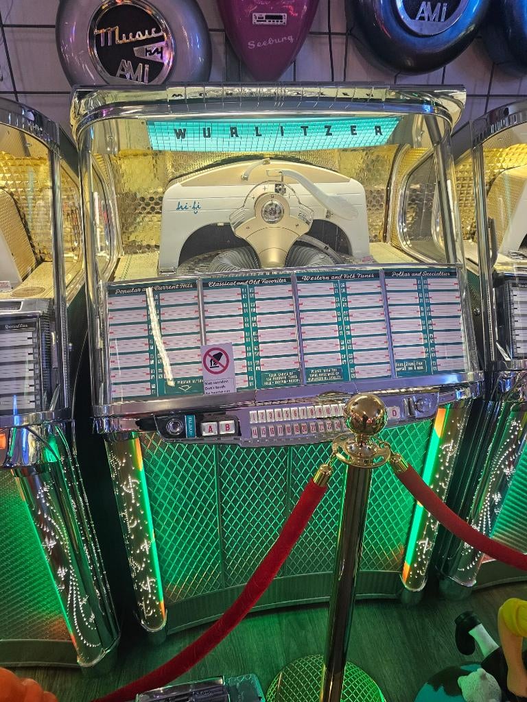 Wurlitzer 2104, Verzamelen, Automaten | Jukeboxen, Zo goed als nieuw, Wurlitzer, Voor 1950, Met singles, Ophalen