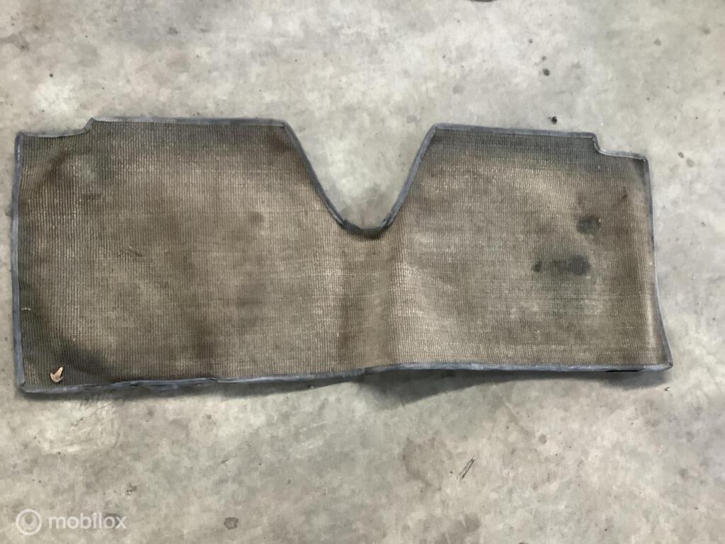 Volvo mat vloerbekleding 140?, Gebruikt, Ophalen of Verzenden