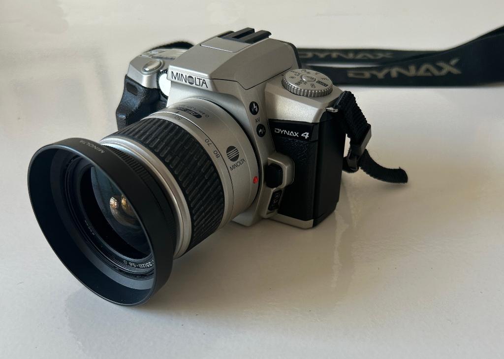 Minolta Dynax 4 spiegelreflexcamera met telelens, Audio, Tv en Foto, Fotocamera's Analoog, Ophalen, Zo goed als nieuw, Spiegelreflex