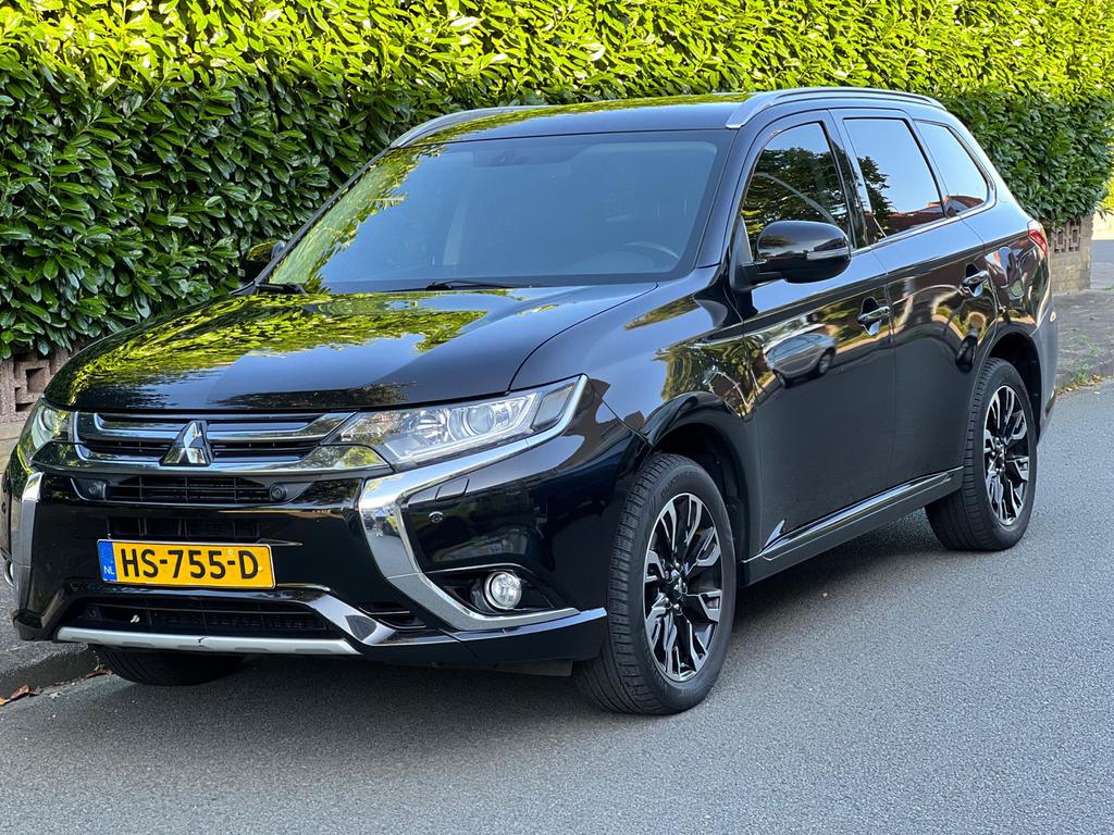 Mitsubishi Outlander 2.0 - NWE APK - Phev 203pk 4WD, Auto's, Mitsubishi, 1998 cc, Outlander, Zwart, 4 cilinders