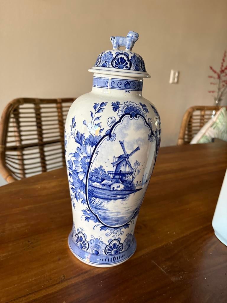 Delfts blauwe vaas met deksel en hondje, Ophalen of Verzenden